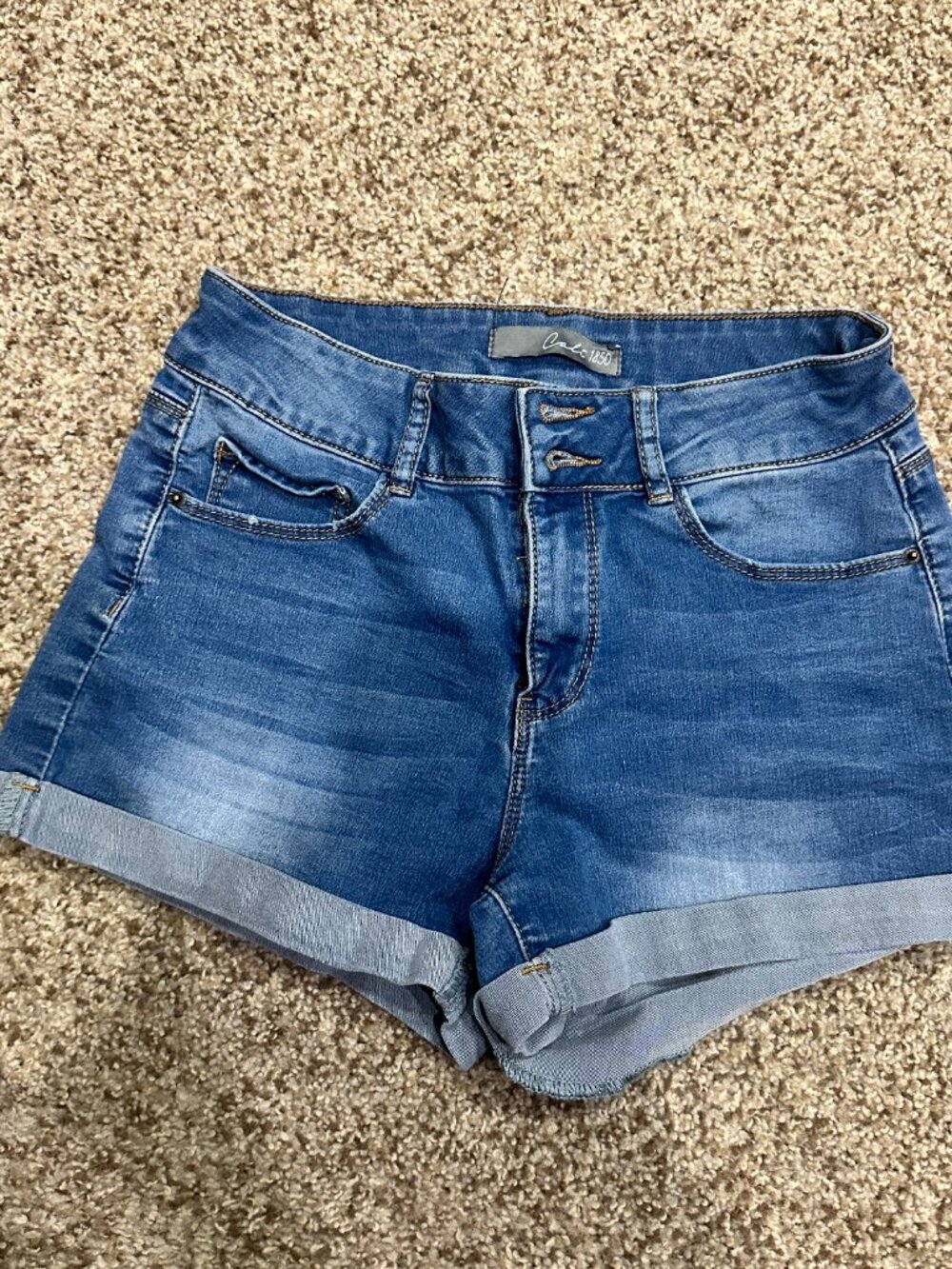 Women Cali Denim shorts size 1